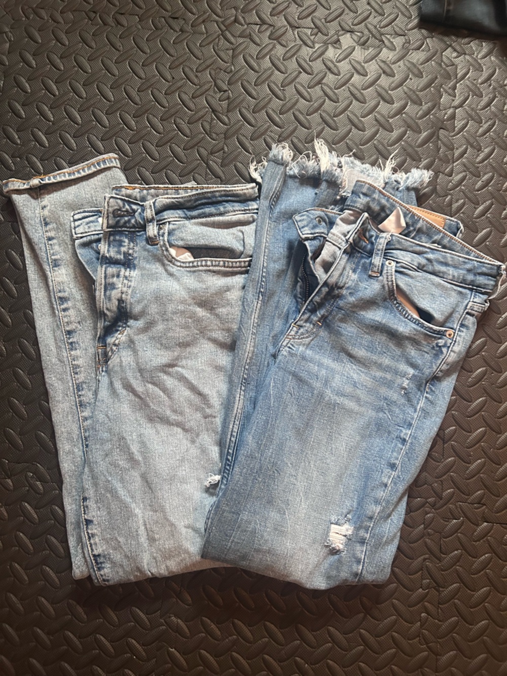 & Denim Mom/Girlfriend Jeans size 28